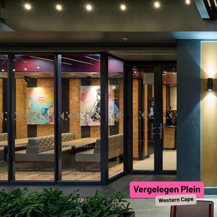 outside shot of Nando's Vergelegen Plein